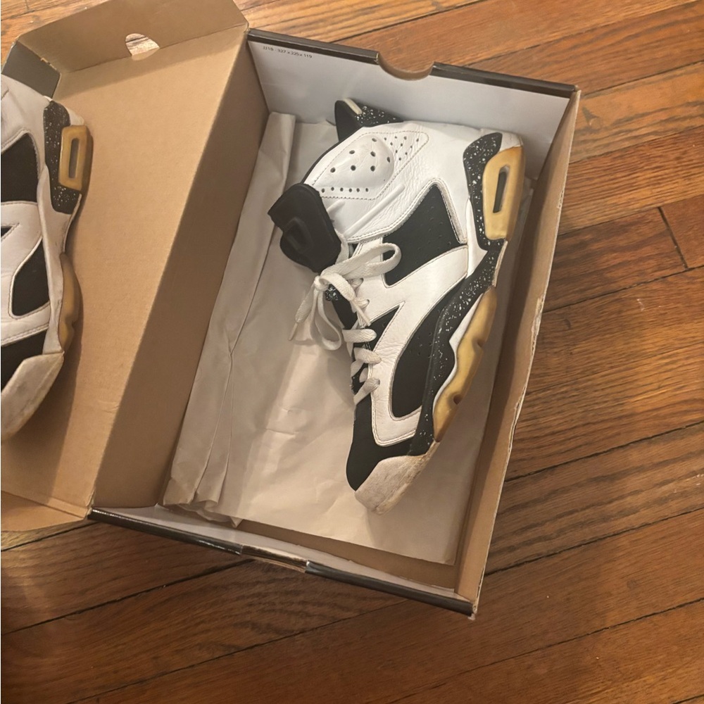 Air Jordan 6 Retro Sneakers - Black and white Oreo 2010 - Picture 6 of 7